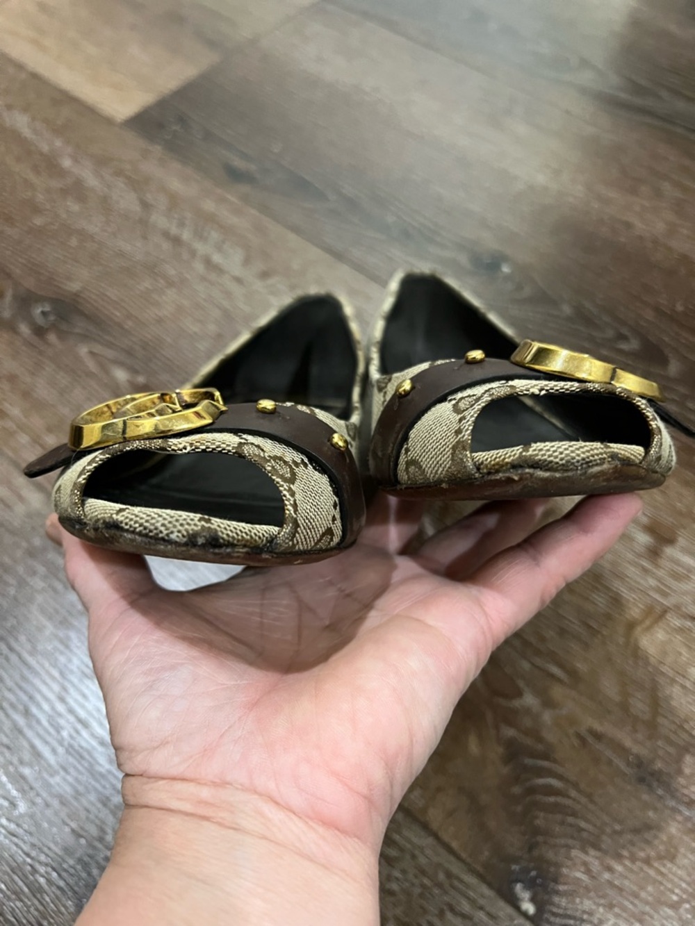 Gucci canvas Brown Monogram Pumps with gold and brown Leather Strap size 38 - Picture 5 of 11